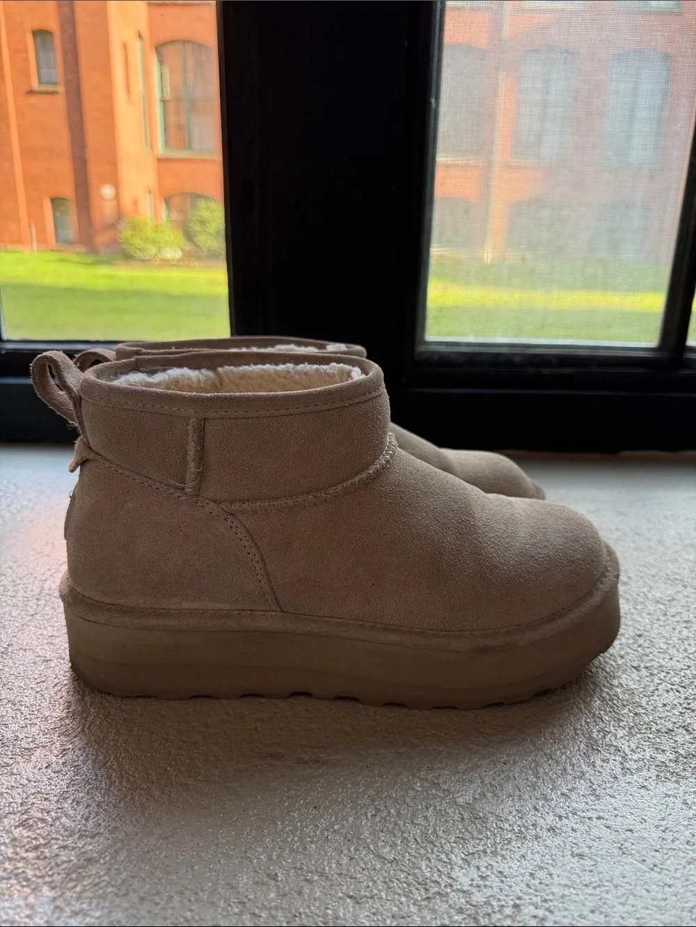 Women’s bearpaw retro shortie mushroom 11